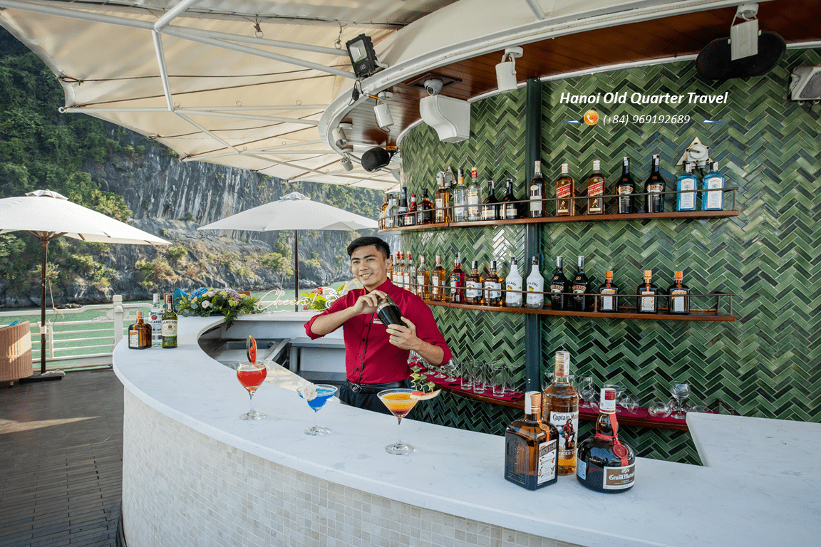AU CO CRUISE – A LUXURY 5 STAR CRUISE IN HA LONG & LAN HA BAY