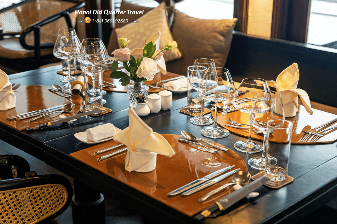 AU CO CRUISE – A LUXURY 5 STAR CRUISE IN HA LONG & LAN HA BAY