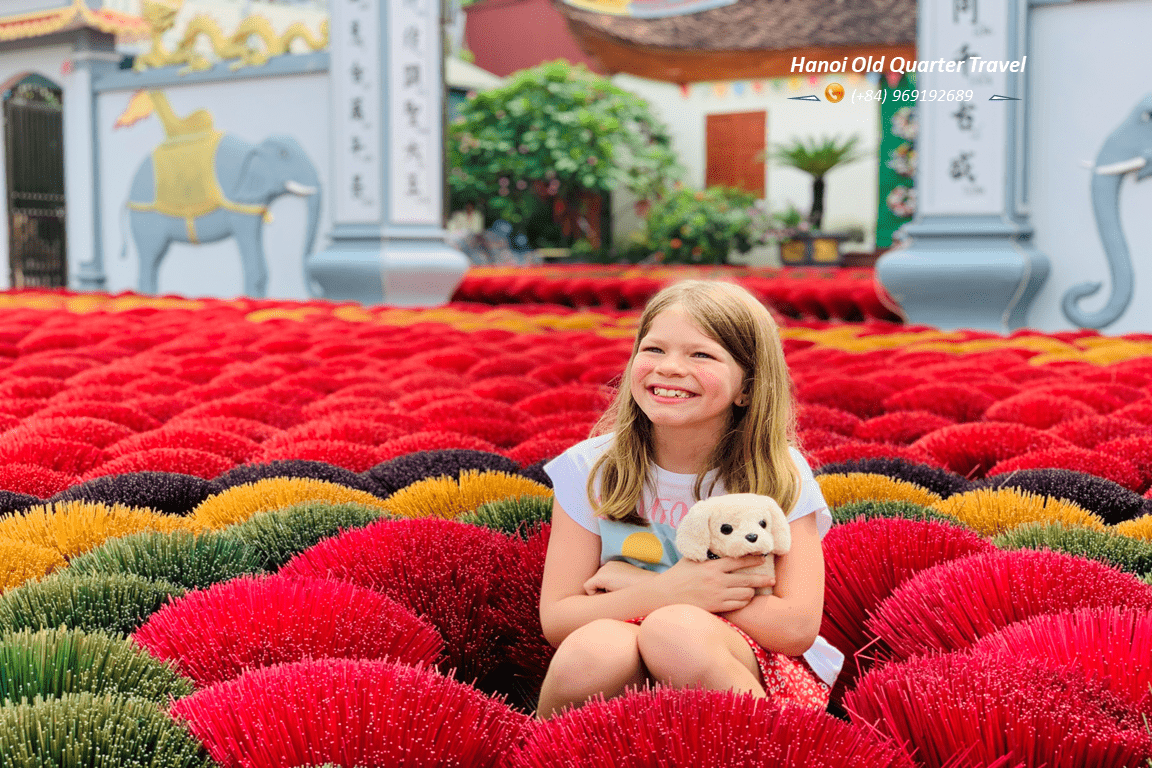 Half-Day Tour to Quang Phu Cau Incense Village & Chuong Village
