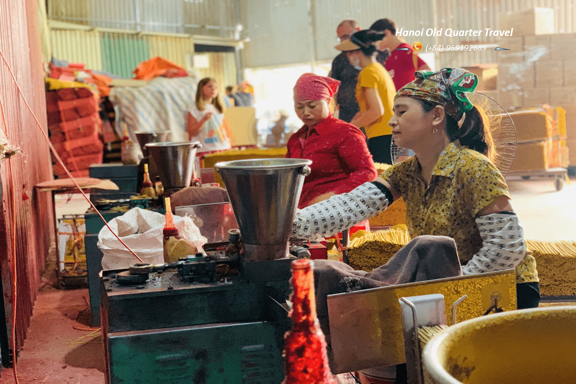 Half-Day Tour to Quang Phu Cau Incense Village & Chuong Village