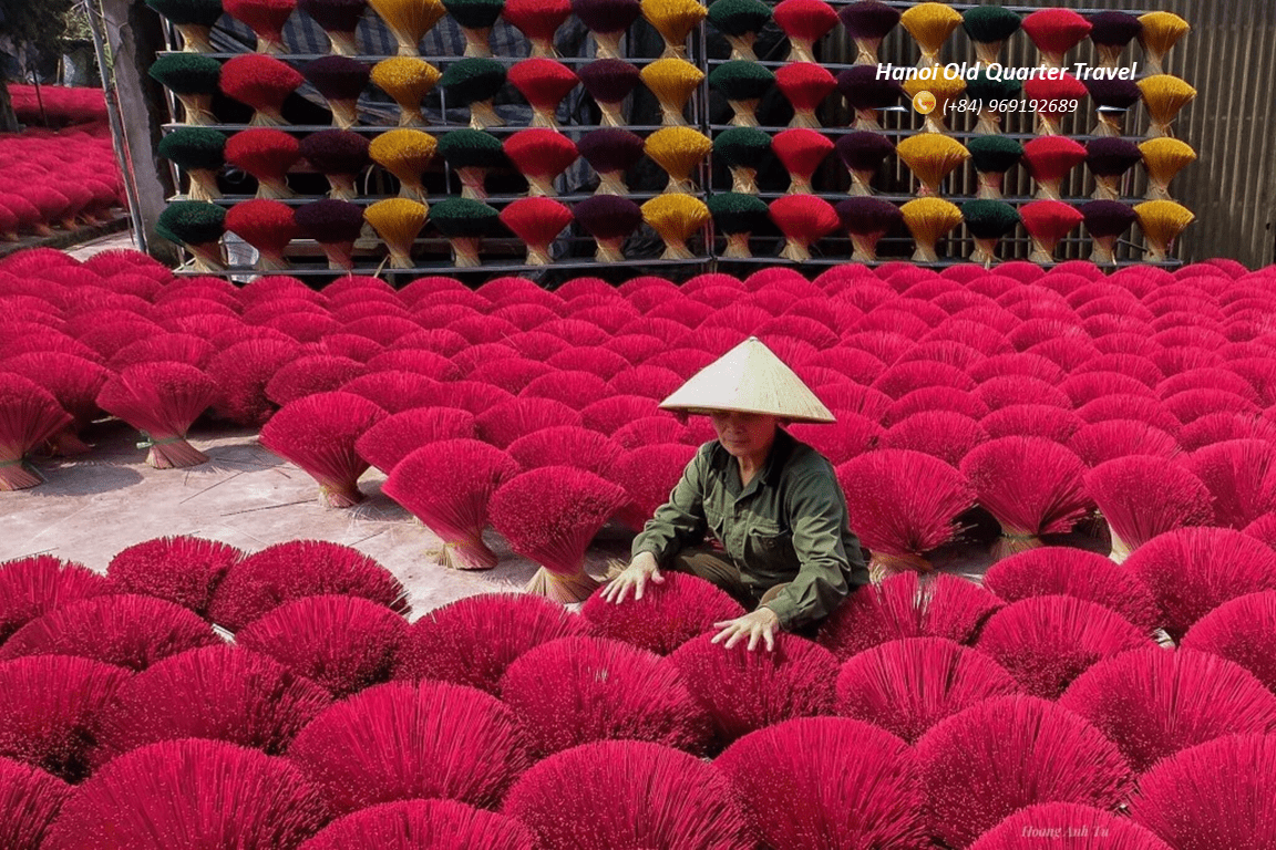 Half-Day Tour to Quang Phu Cau Incense Village & Chuong Village