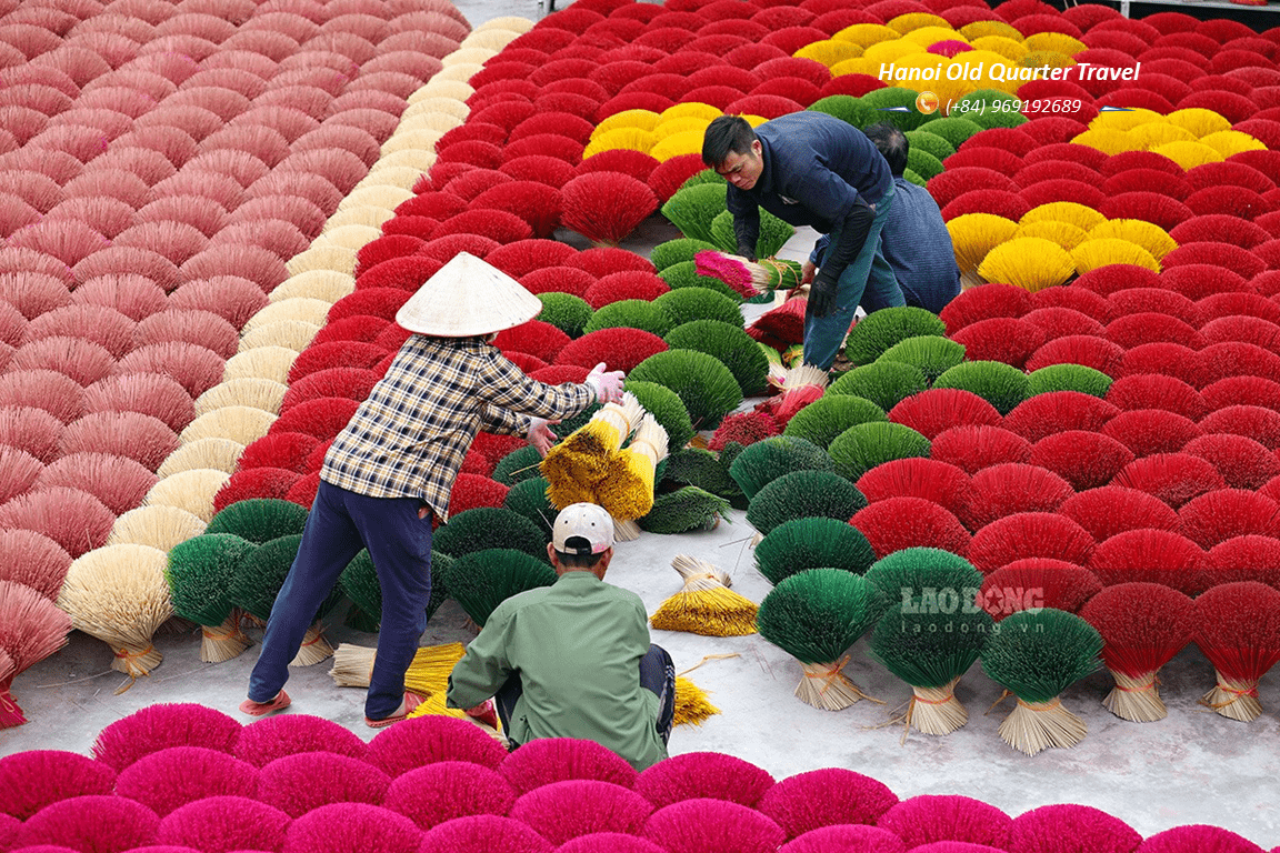 Half-Day Tour to Quang Phu Cau Incense Village & Chuong Village