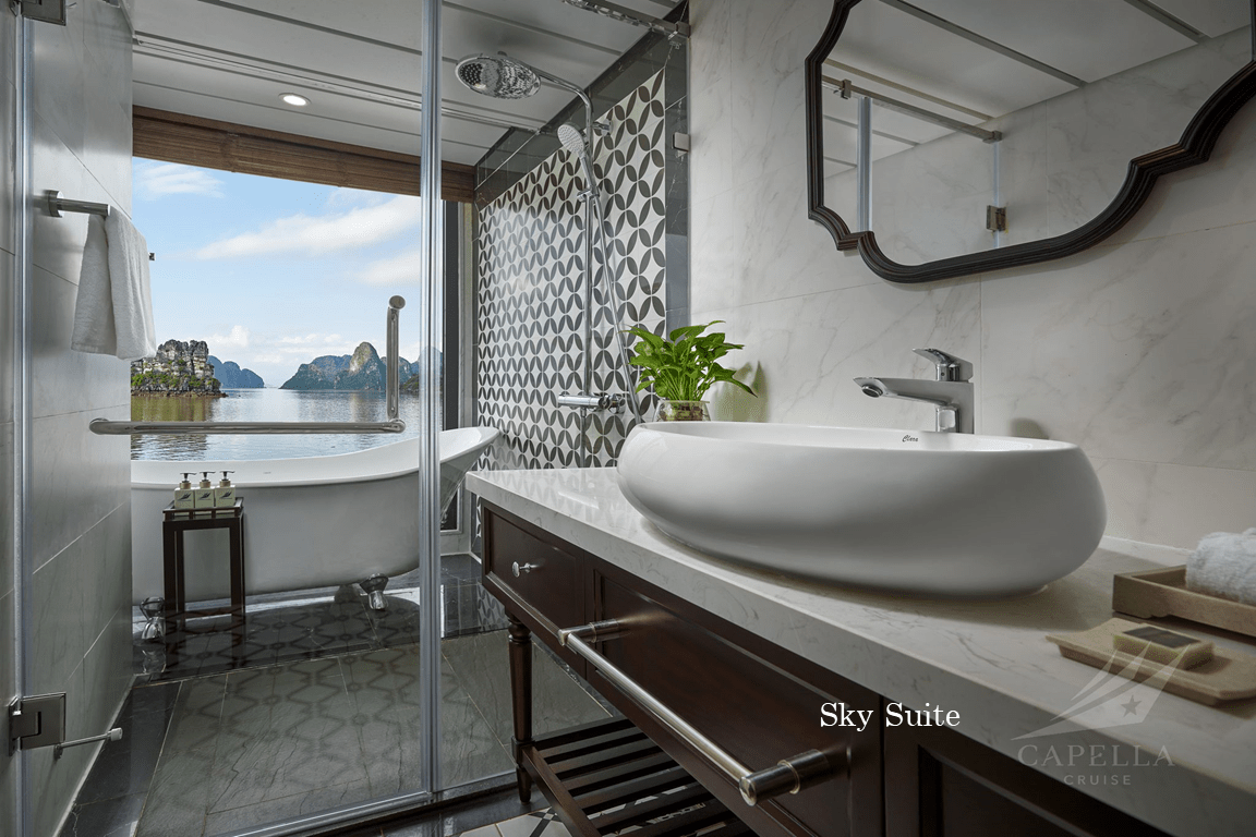 CAPELLA CRUISE- A LUXURY 5 STAR CRUISE IN LAN HA BAY