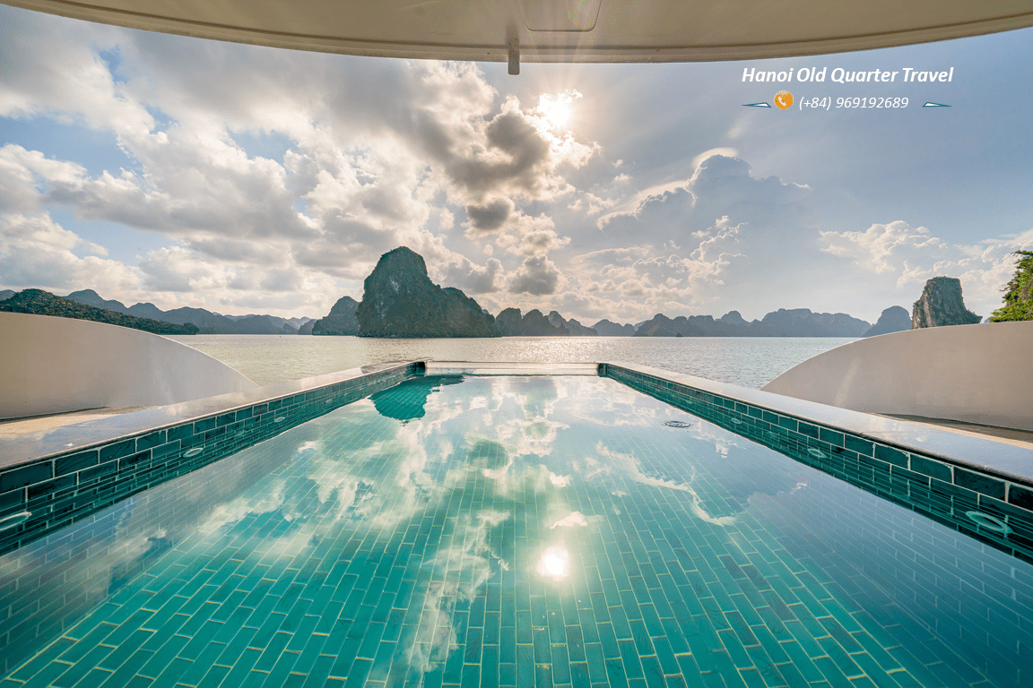 Leona VIP Day Cruise in Ha Long Bay