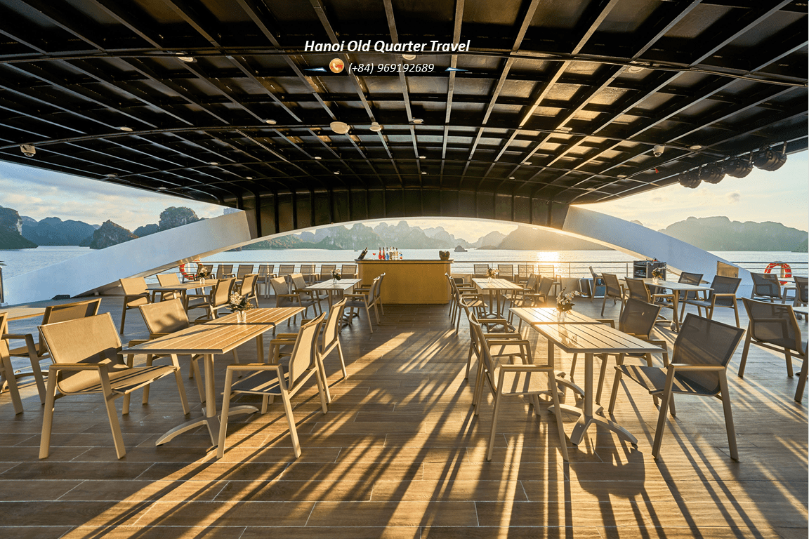 Leona VIP Day Cruise in Ha Long Bay